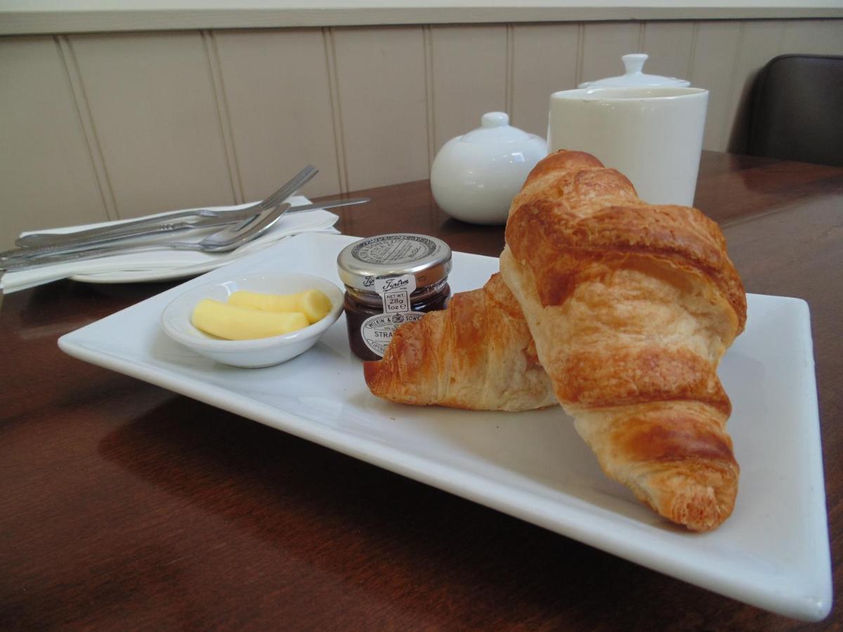 The Oyster Smack Hotel Burnham-on-Crouch ภายนอก รูปภาพ
