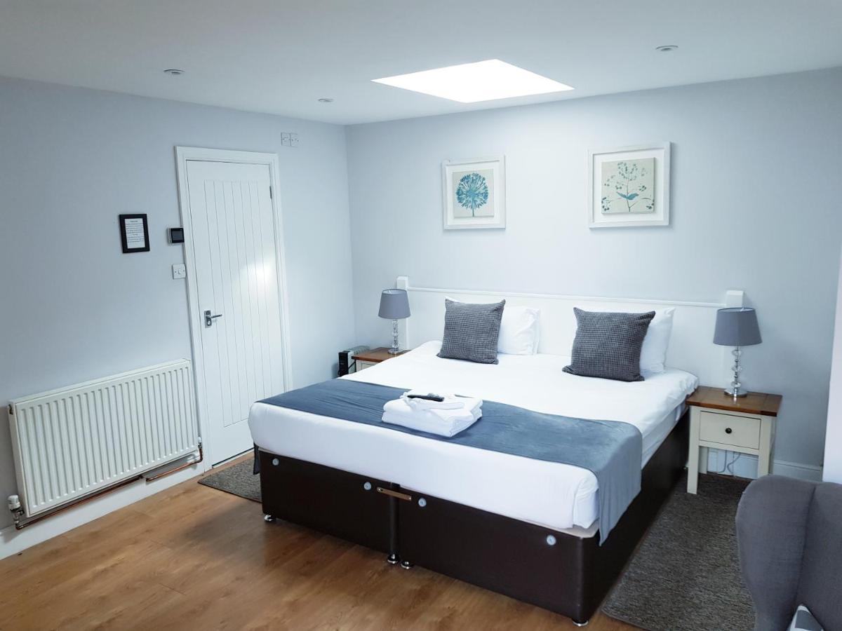 The Oyster Smack Hotel Burnham-on-Crouch ภายนอก รูปภาพ