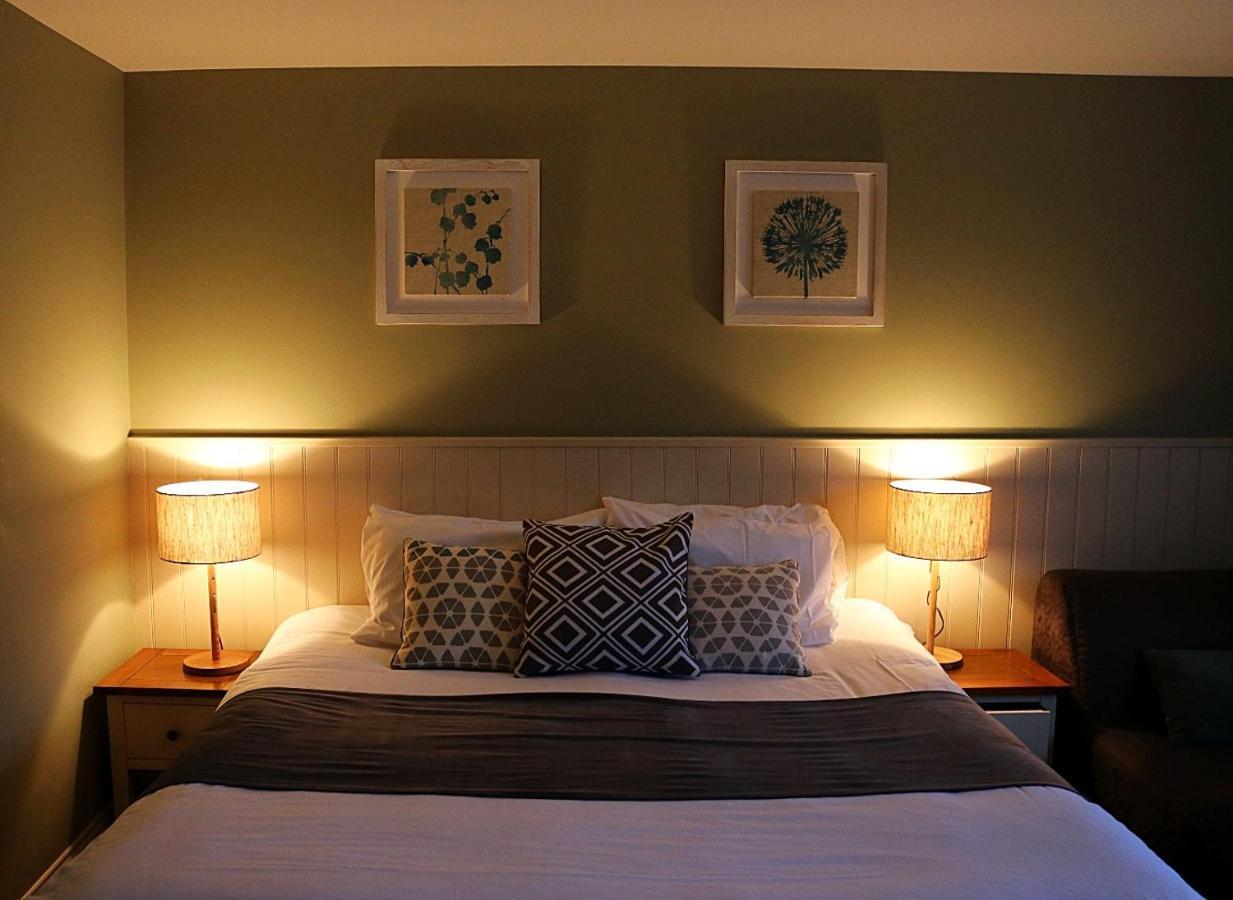 The Oyster Smack Hotel Burnham-on-Crouch ภายนอก รูปภาพ