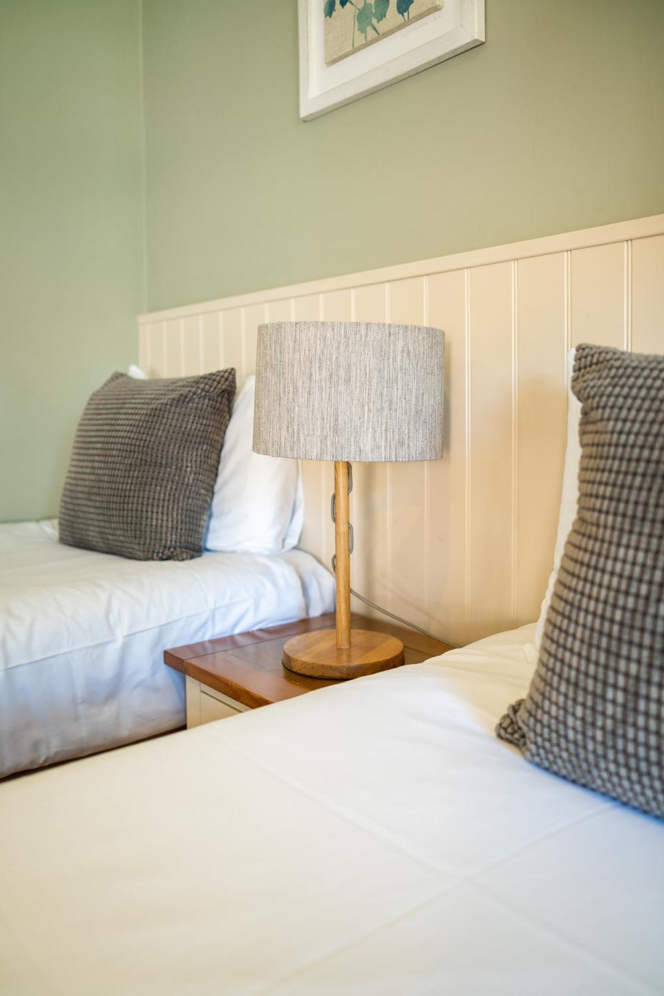 The Oyster Smack Hotel Burnham-on-Crouch ภายนอก รูปภาพ