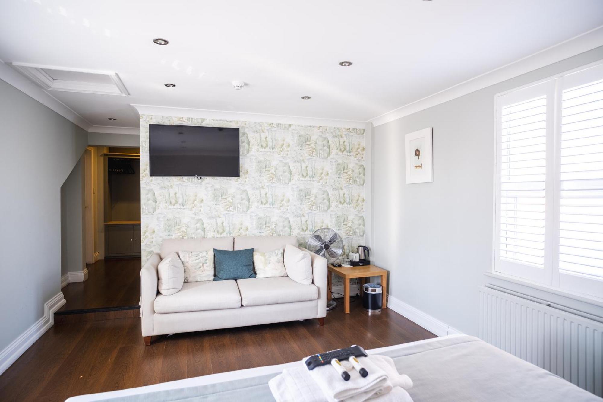 The Oyster Smack Hotel Burnham-on-Crouch ภายนอก รูปภาพ
